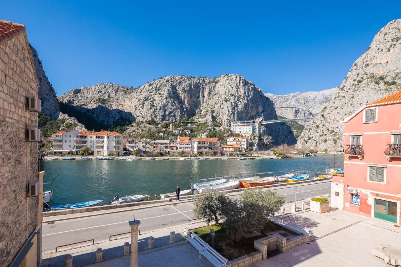 Central Alley Omis Exterior photo