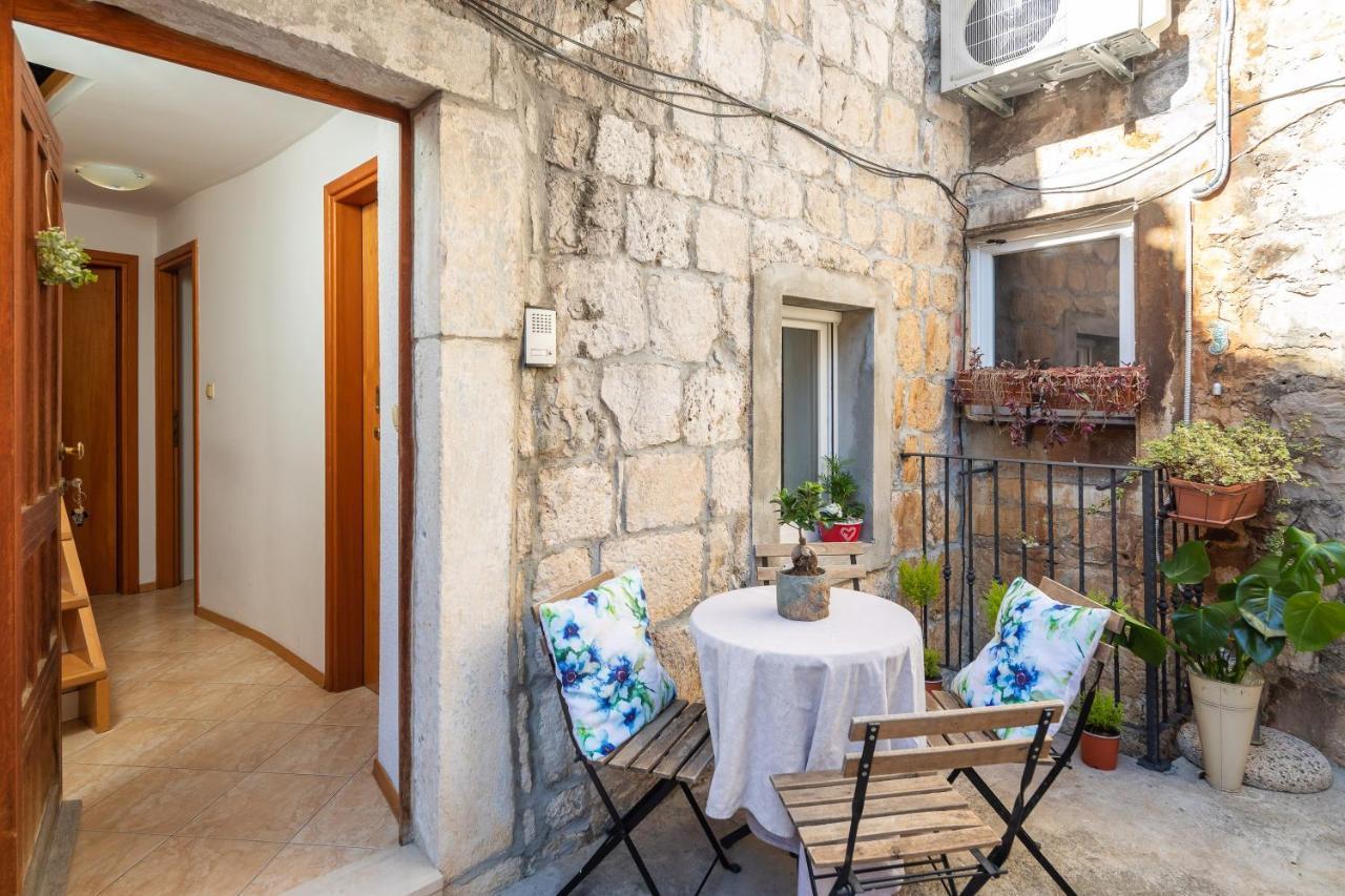 Central Alley Omis Exterior photo