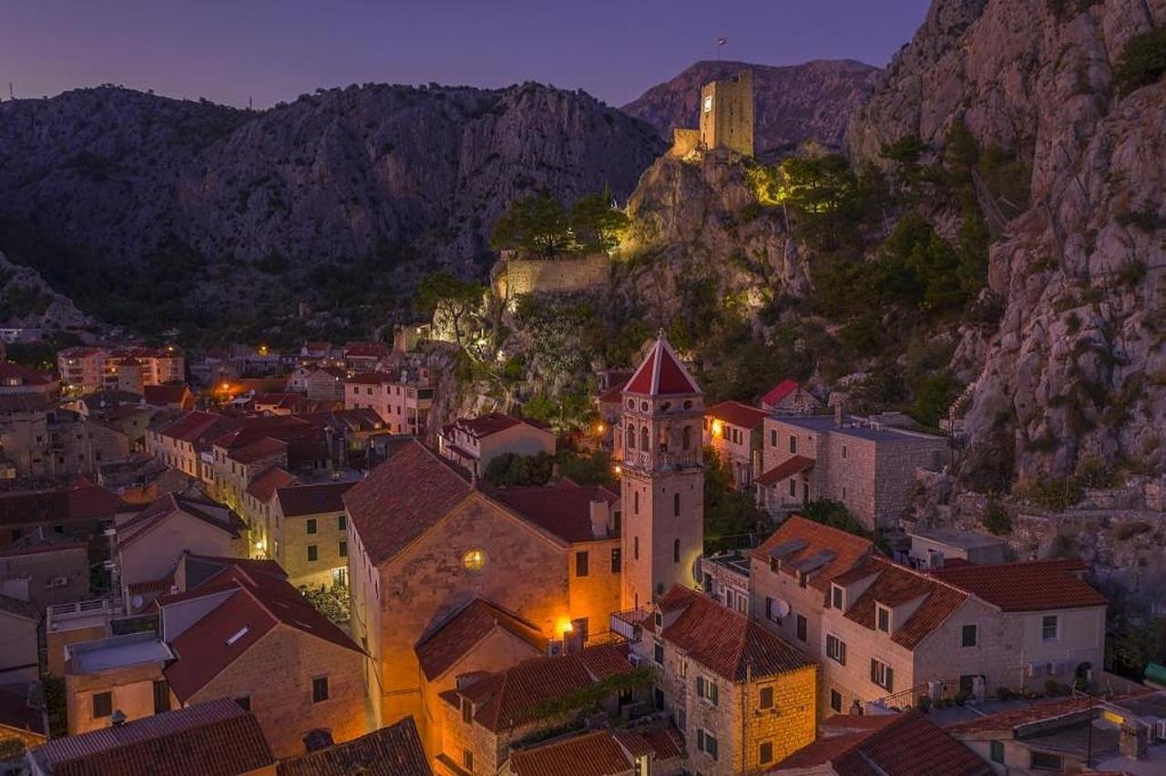 Central Alley Omis Exterior photo